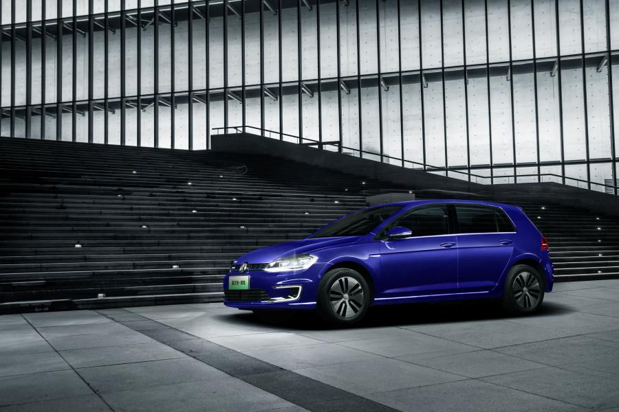 Volkswagen e-Golf (Typ 5G) 2019 года  (CN) (фото 20 из 35)